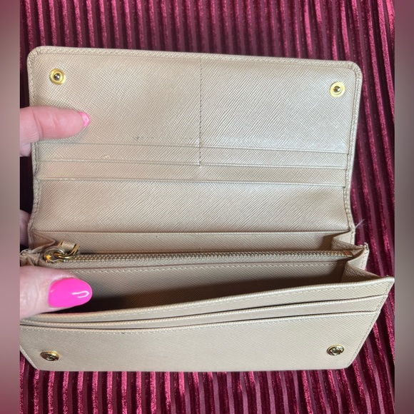 Prada wallet - Picture 6 of 15